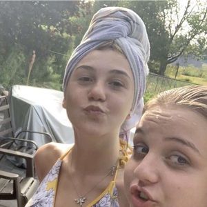 Meet your Posher, Maya